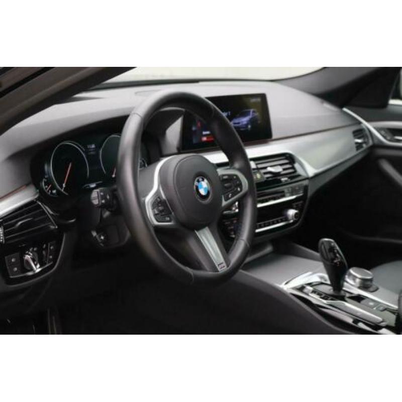 BMW 5 Serie Touring 520i High Executive Glazen panoramadak |