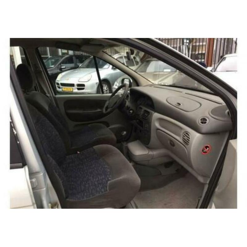 Renault Scenic 1.8 16V Privilege