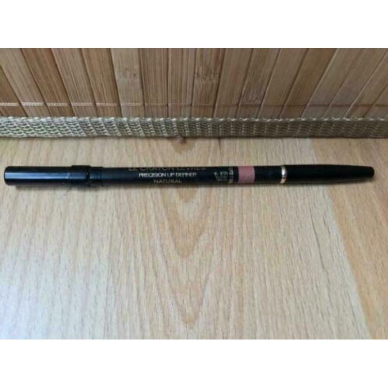 Chanel precision lip definer natural no.34