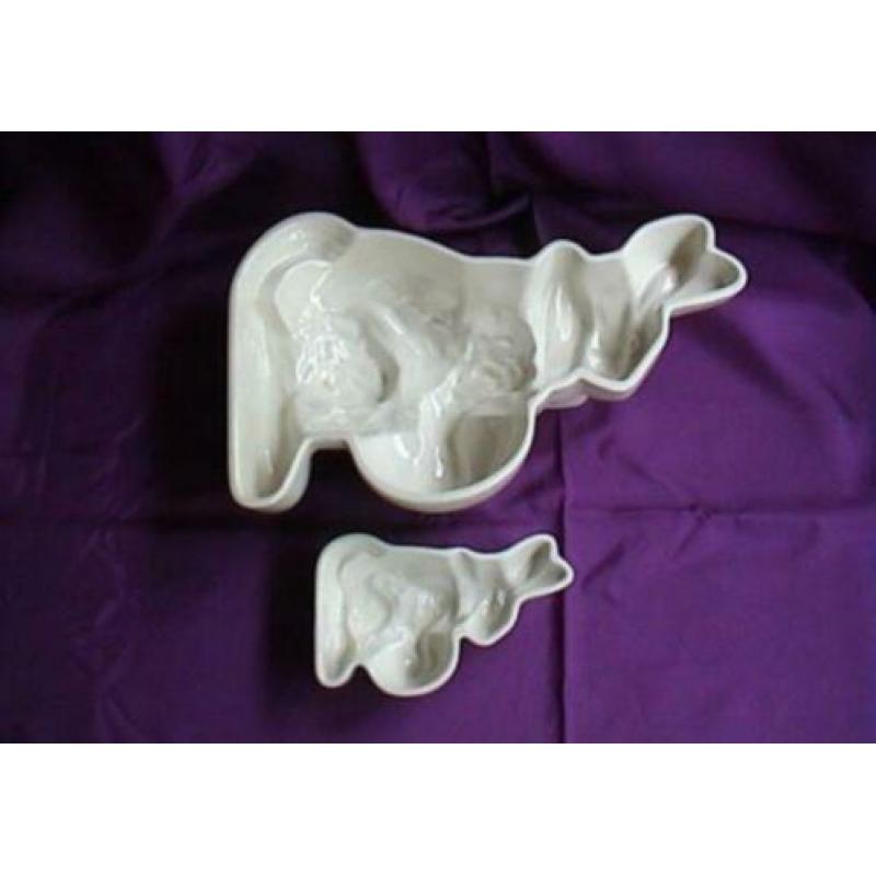 Konijn - aardewerk puddingvorm - klein wit konijntje