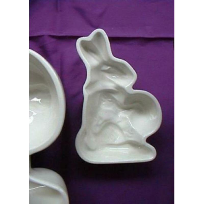 Konijn - aardewerk puddingvorm - klein wit konijntje