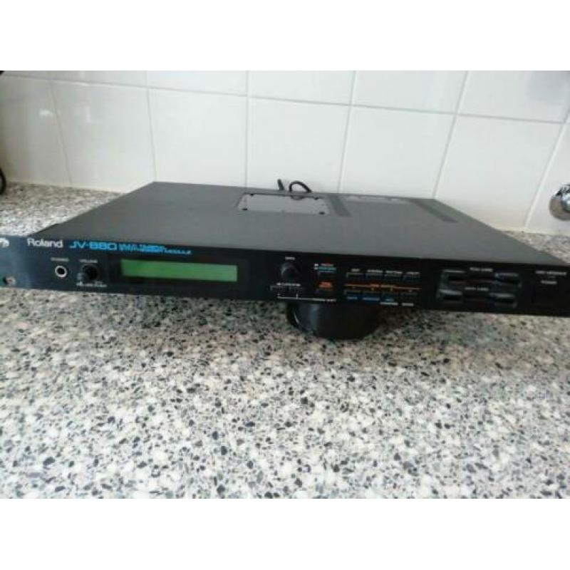 Roland jv 880