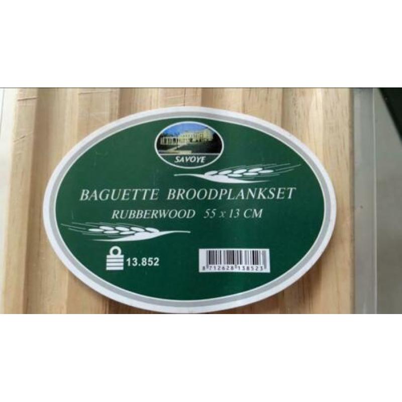 Broodplank met broodmes voor stokbrood