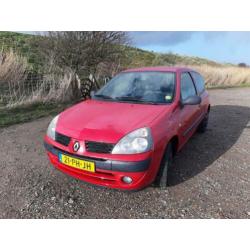 Renault Clio 1.2 16V 3DR E4 2004 Rood