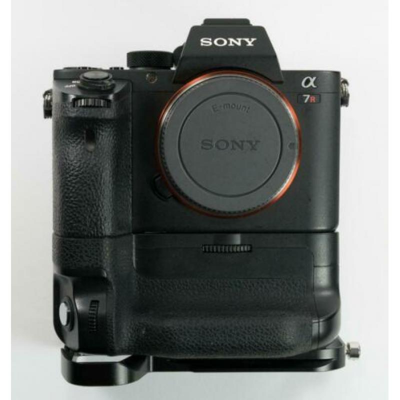 Sony A7RII 42.2mp Body + Batterijgrip + 2 NP-FW50 batterijen
