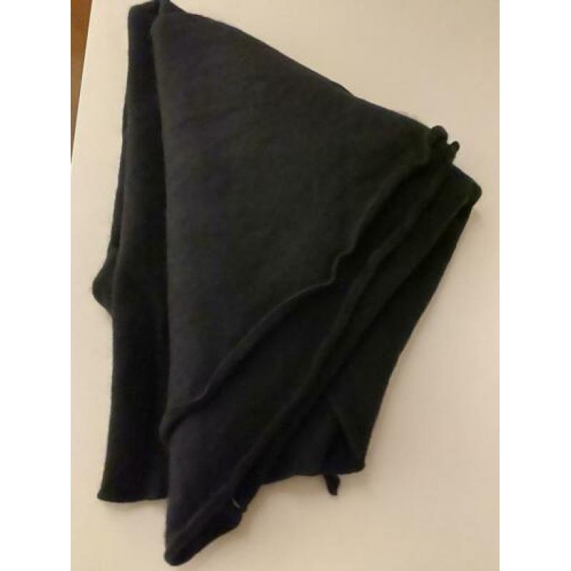 Repeat 100 % cashmere driehoek sjaal ZWART