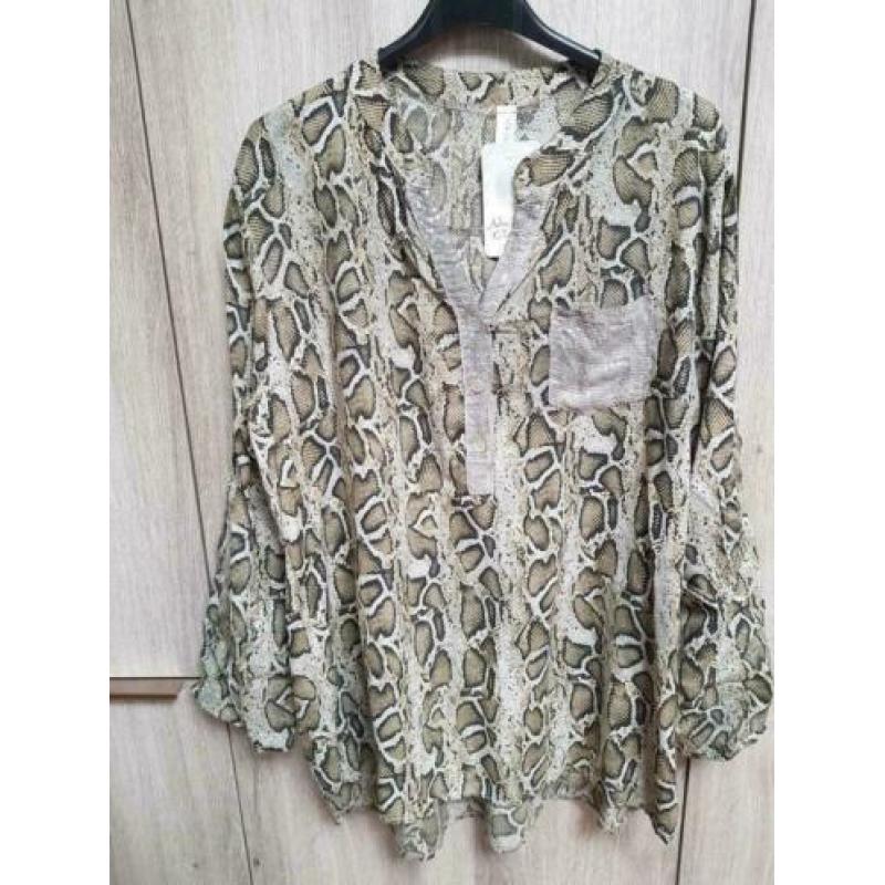 * KASTOPRUIMING* Blouse met print en palletjes in maat 46