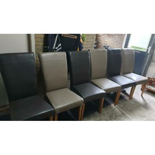 6 mooie stoelen weg ivm overcompleet