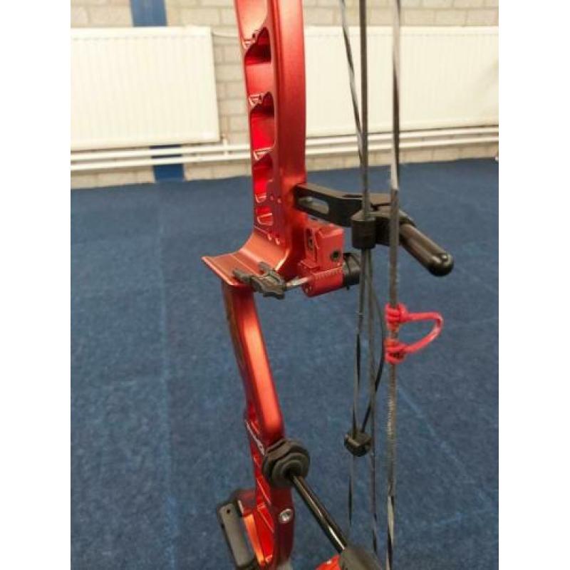 50lbs compound boog / Kinetic TriumX / RH
