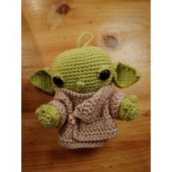 Baby Yoda gehaakt.