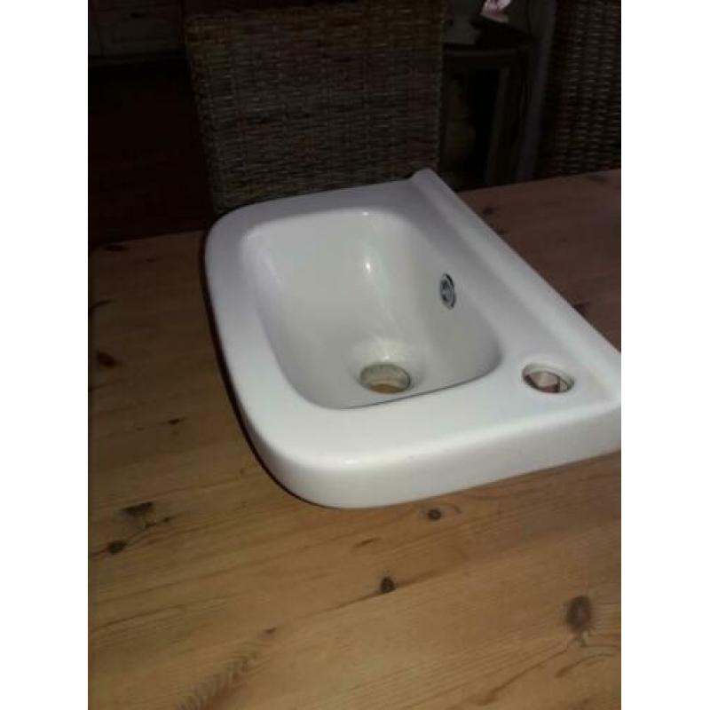 Nette fontein voor in de wc