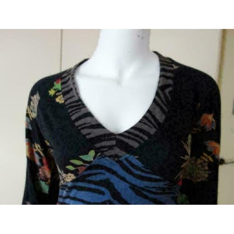2486 Schitterend jurkje DESIGUAL; Mt=XS Nieuwstaat