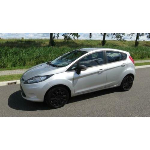 Ford Fiesta 1.4 Titanium * 6 X Fiesta * v.a. 5450,- OP VOORR