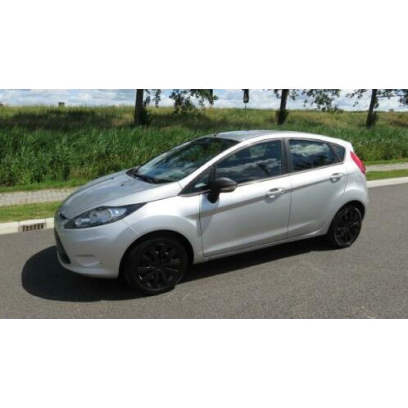 Ford Fiesta 1.4 Titanium * 6 X Fiesta * v.a. 5450,- OP VOORR