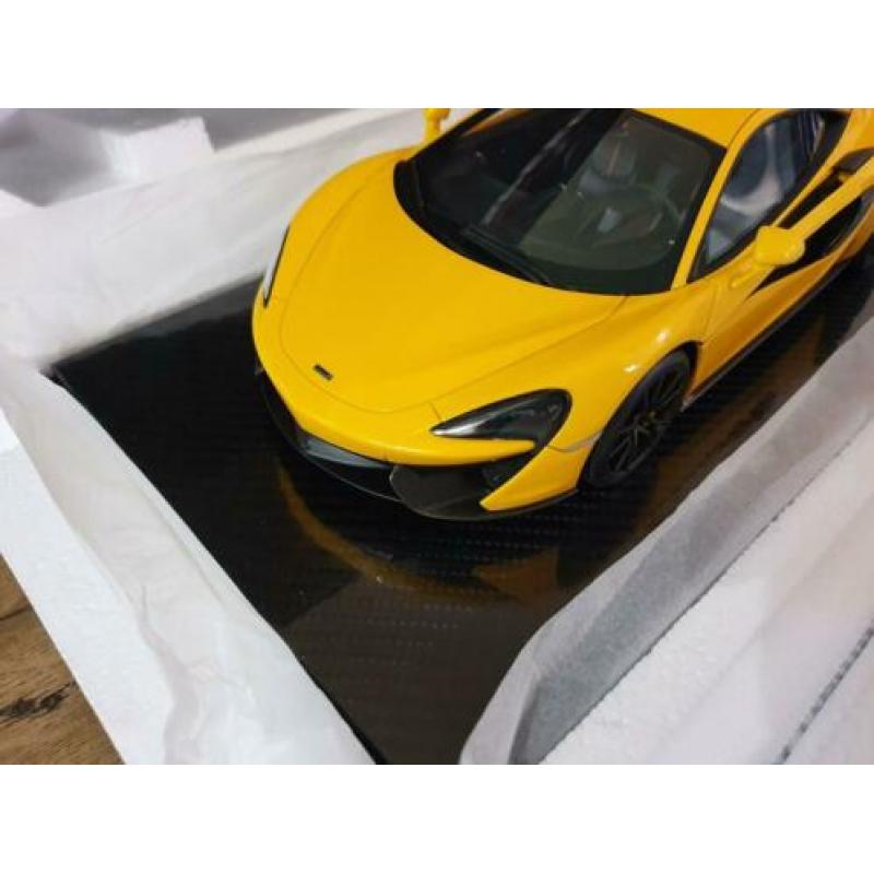 1:18 TSM McLaren 570S incl carbon base