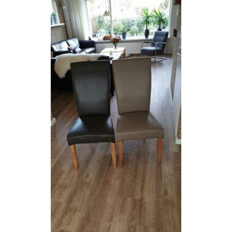 6 mooie stoelen weg ivm overcompleet