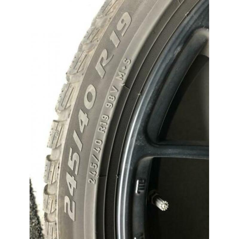 Winterbanden + Velgen Pirelli 19 inch voor Bmw 5 serie