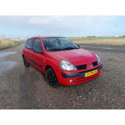 Renault Clio 1.2 16V 3DR E4 2004 Rood