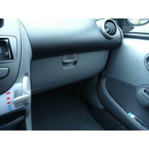 Dashboard klep origineel pasvorm nieuw peugeot 107 c1 aygo
