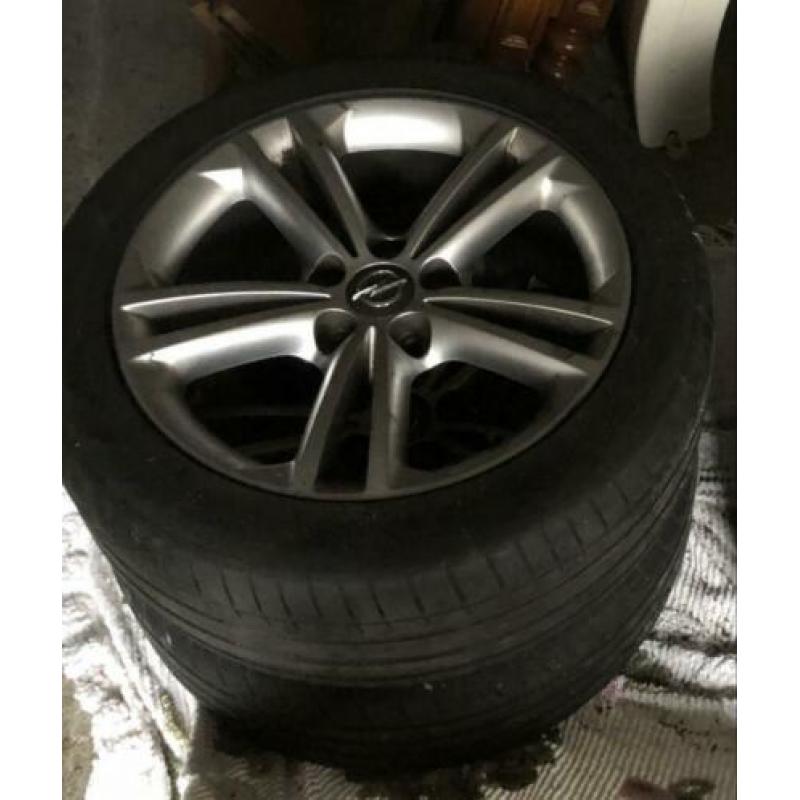 18 inch Opel velgen 5x120 zomerbanden