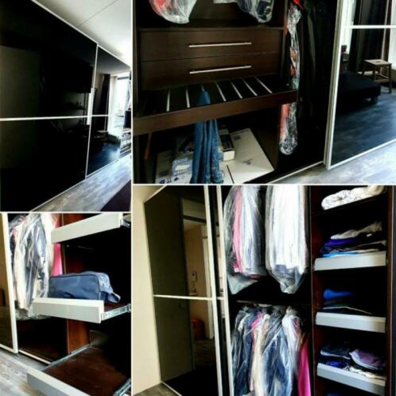 Kasten ter overname aangeboden. 264b x 241h / 101b x 231h