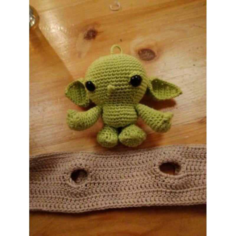 Baby Yoda gehaakt.