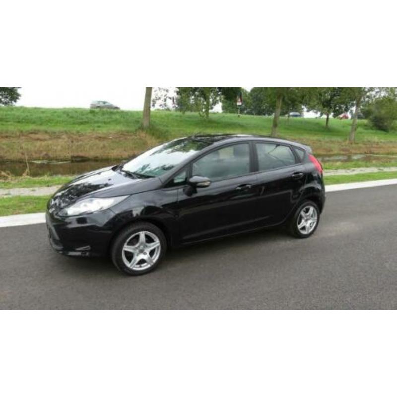 Ford Fiesta 1.4 Titanium * 6 X Fiesta * v.a. 5450,- OP VOORR
