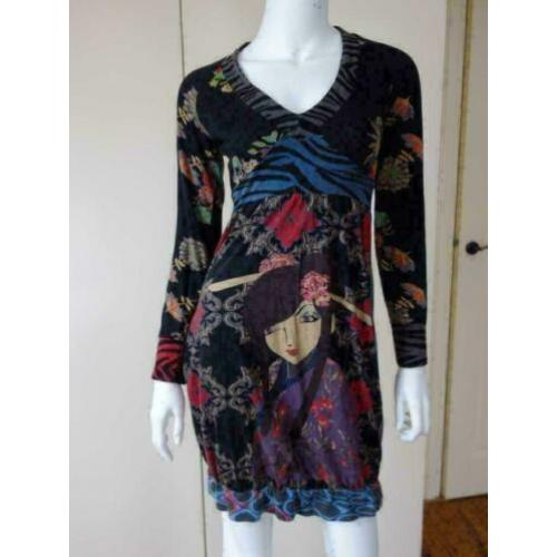2486 Schitterend jurkje DESIGUAL; Mt=XS Nieuwstaat