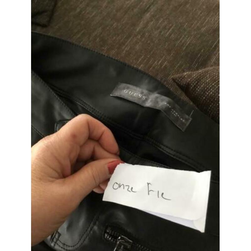 GUESS broek skai leer , maat 25 NIEUW