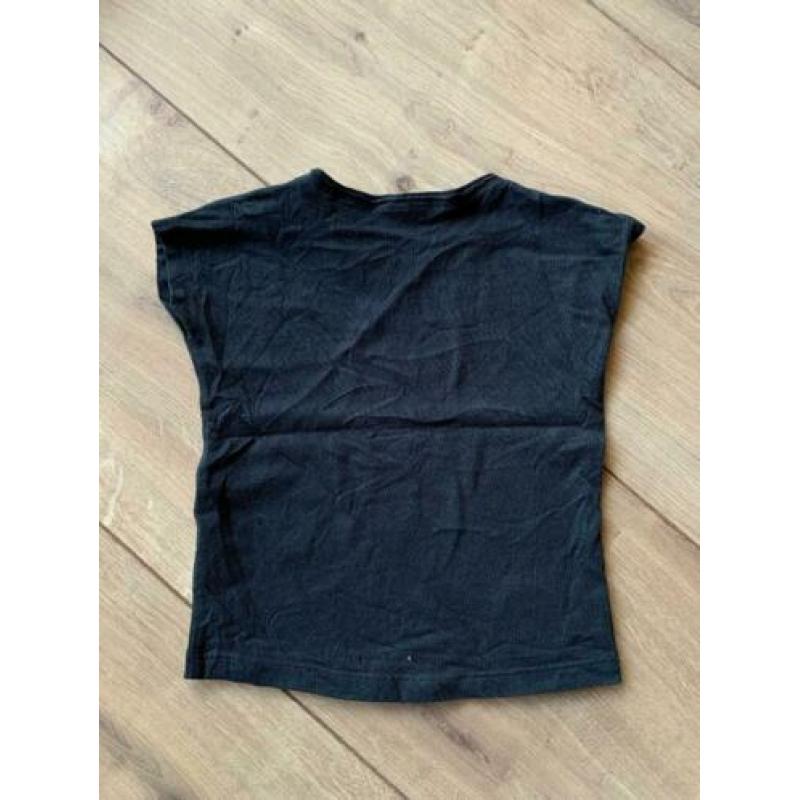 Z.g.a.n. Zwart shirtje van Next, met tekst + leeuw, maat 80