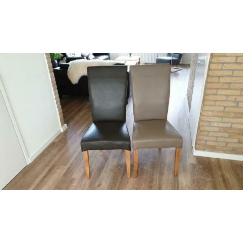 6 mooie stoelen weg ivm overcompleet