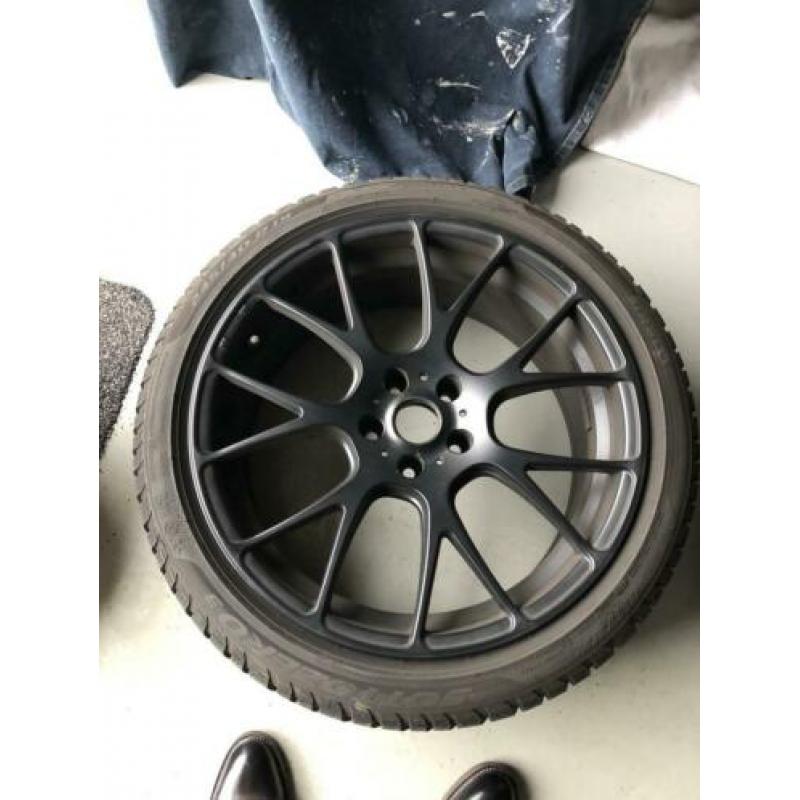 Winterbanden + Velgen Pirelli 19 inch voor Bmw 5 serie