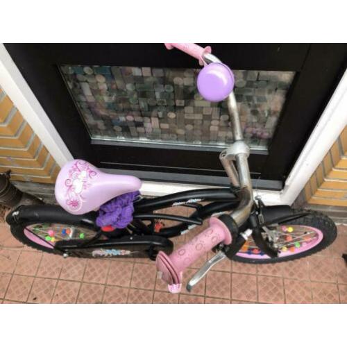 Kinder fietsje meisje