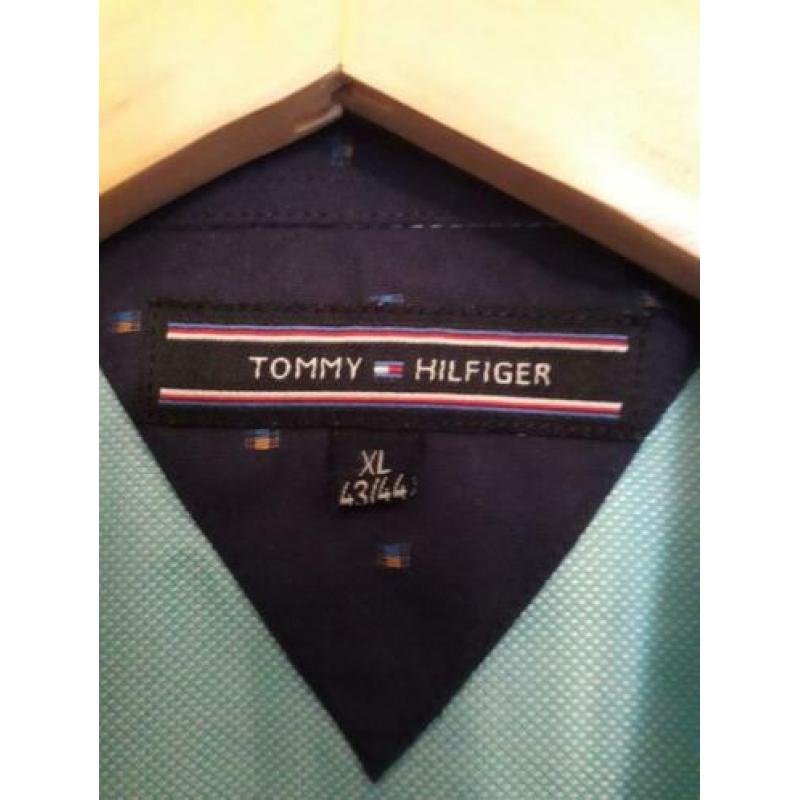 Blouse Tommy Hilfiger met fraaie elementen, maat M, nieuw