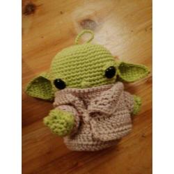 Baby Yoda gehaakt.