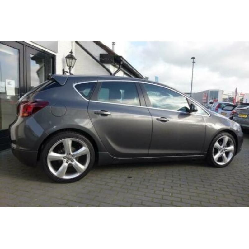 Opel Astra 1.4 Turbo GT Zeer nette auto met navigatie, 19 in