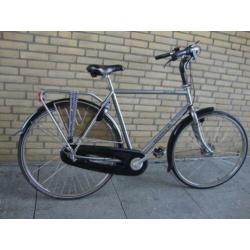 Vandaag al fietsen op deze Batavus Future stads heren fiets