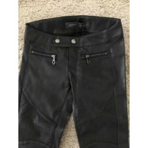 GUESS broek skai leer , maat 25 NIEUW