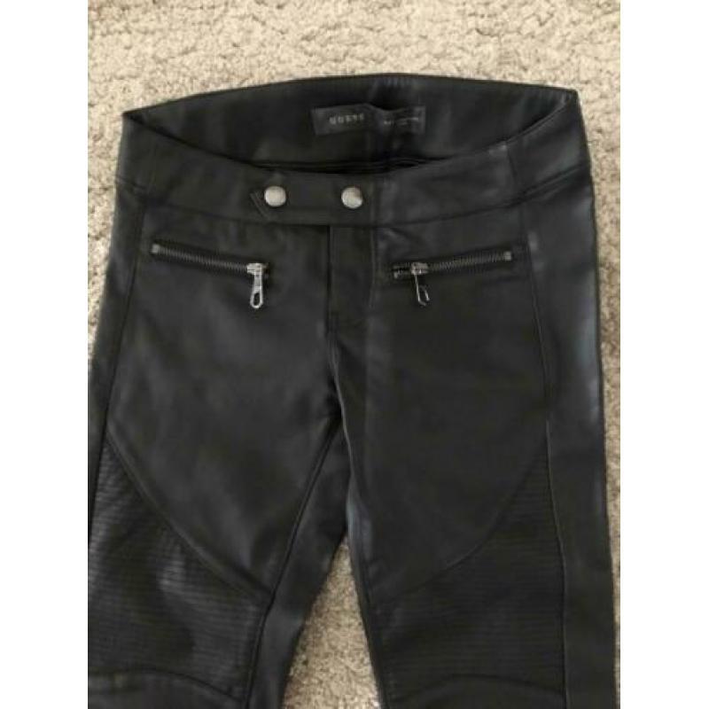 GUESS broek skai leer , maat 25 NIEUW
