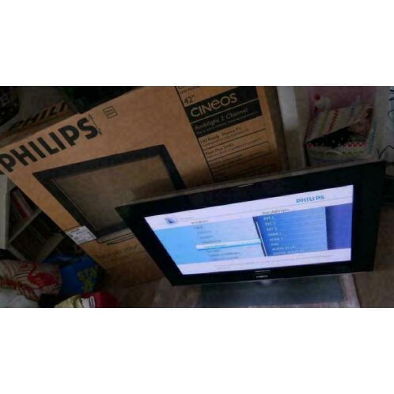PHILIPS 42 inch Cineos Ambilight Flat TV Nieuwstaat + Doos!