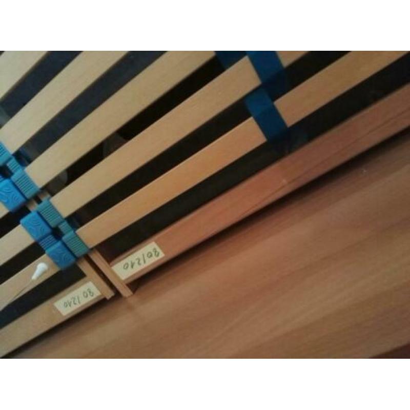 Twee zgan lattenbodem,s