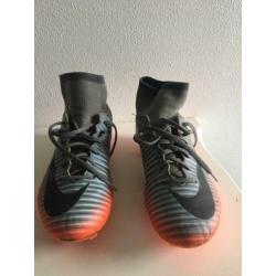 Nike voetbalschoenen mercurial mt. 38