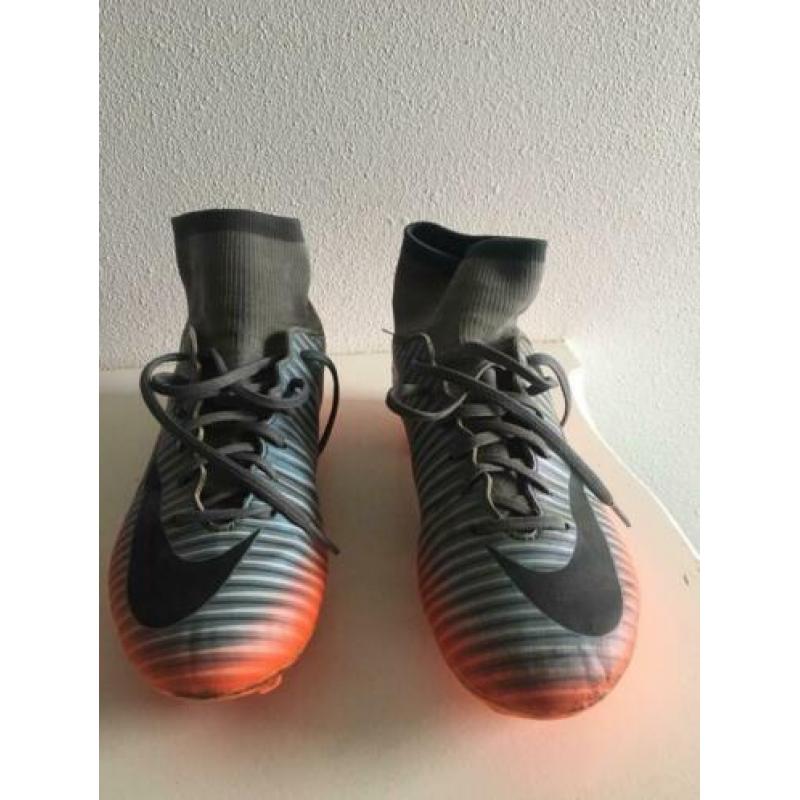 Nike voetbalschoenen mercurial mt. 38
