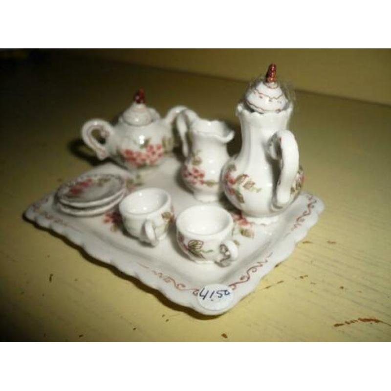 Mie18> miniatuur koffie/thee serviesje 1;12 porselein