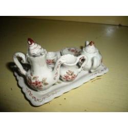 Mie18> miniatuur koffie/thee serviesje 1;12 porselein