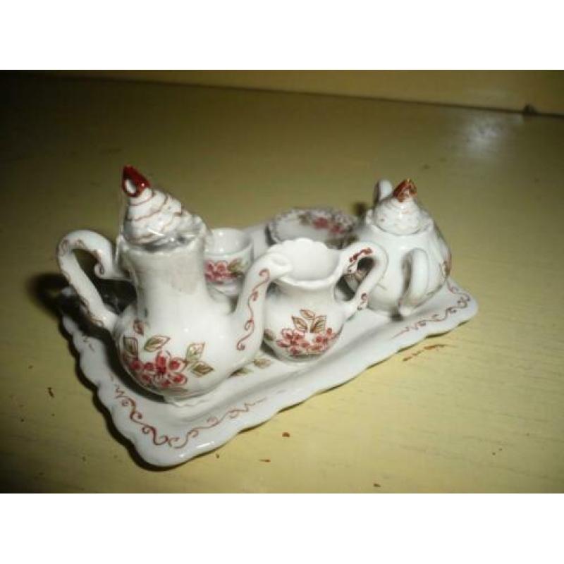 Mie18> miniatuur koffie/thee serviesje 1;12 porselein