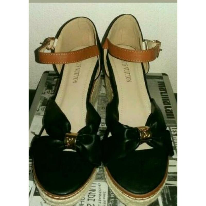 Louis vuitton sandalen 41 nieuw