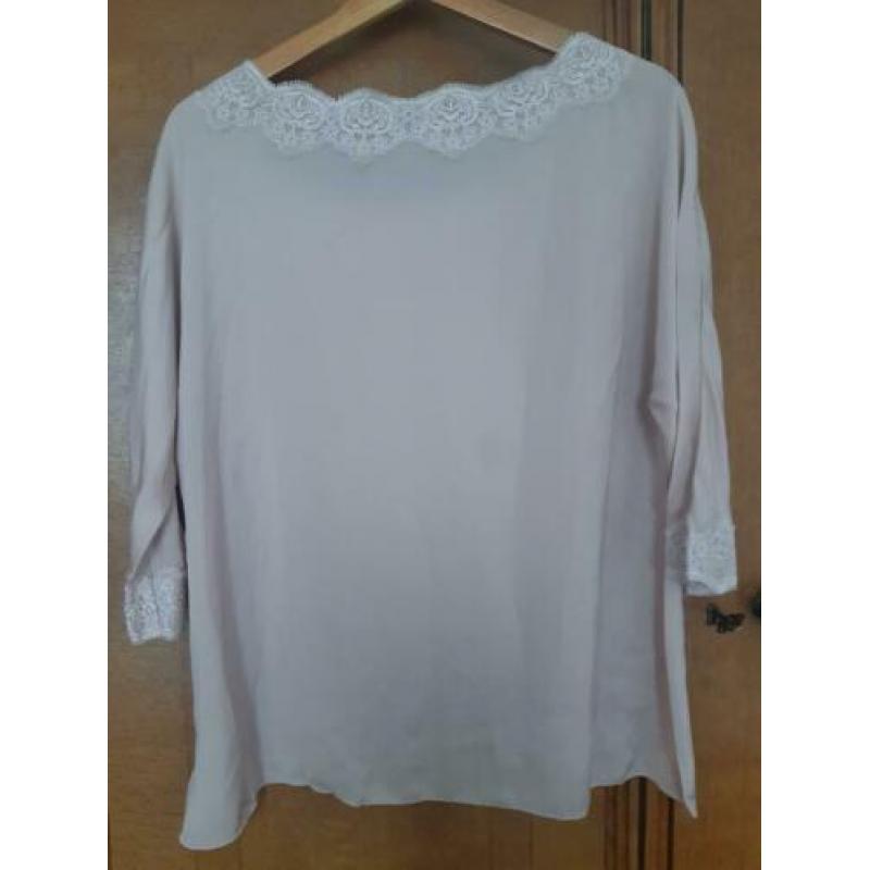 UNITED COLOURS of BENETTON top 38