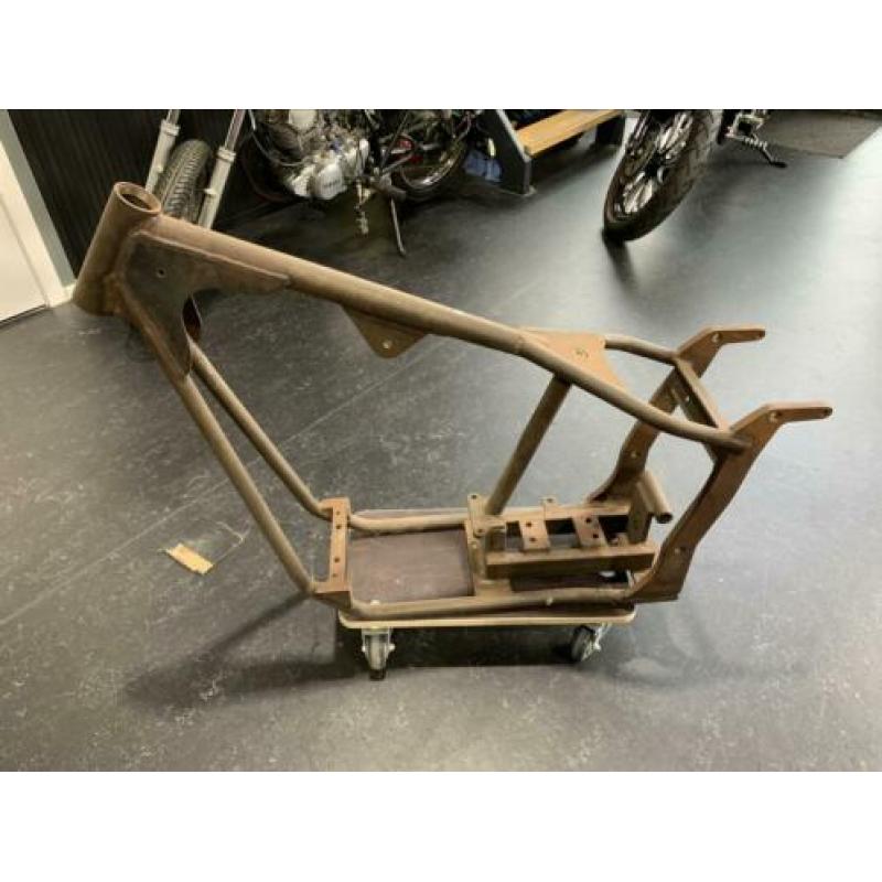 Lowtail frame Harley zonder kenteken incl achterbrug