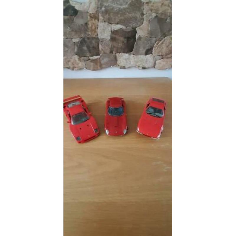 ferrari's 1:18 21 stuks ook los te koop
